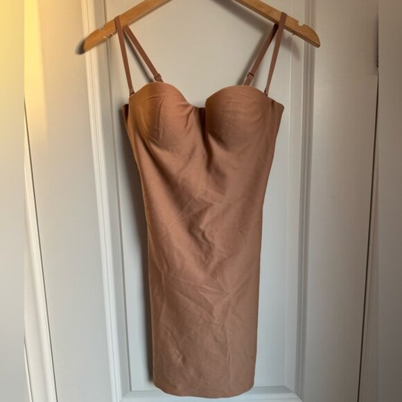 NWT Skims Body Molded Underwire Slip Dress - Picture 1 of 3